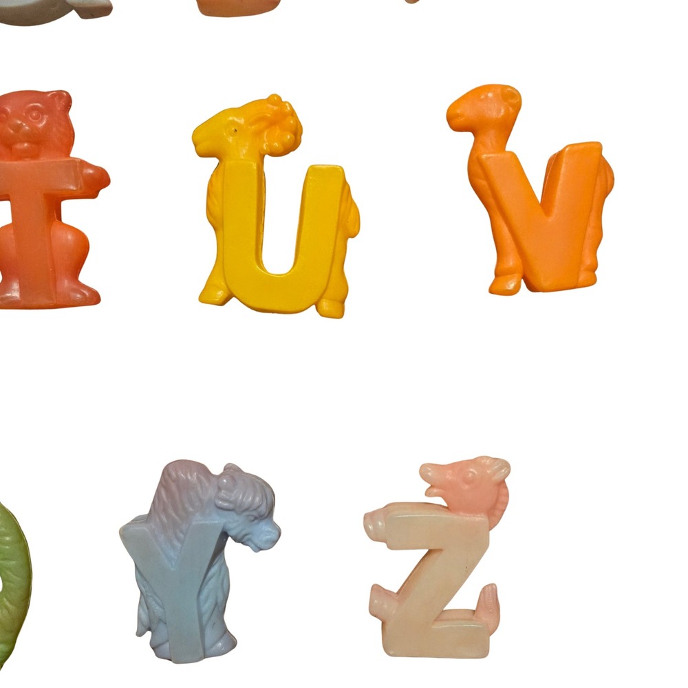 Vintage Animal Alphabet Letters A-Z Complete Set Plastic Learning Toys Bucket - Picture 2 of 8